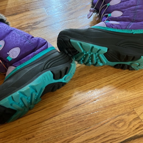 Kamik size 5 snow boots purple with grey fur lining